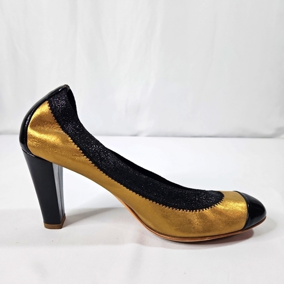 Chanel Metallic Lambskin Gold & Black Womens Heels Size 37 - Picture 8 of 8